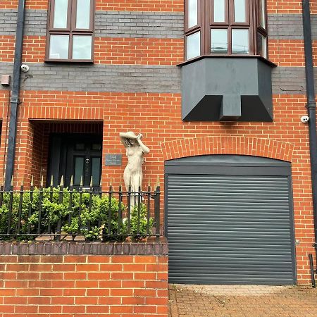 Stylish 1-Bed Studio London Exterior photo
