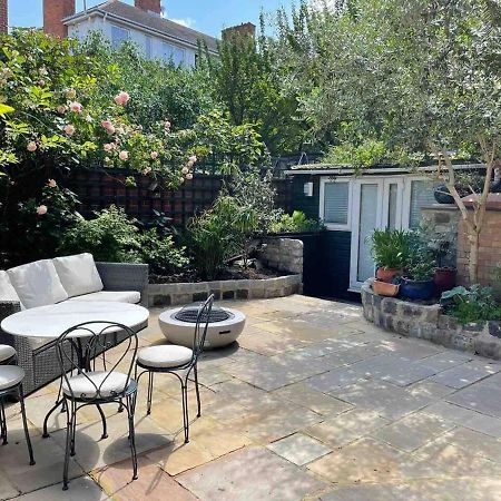 Stylish 1-Bed Studio London Exterior photo