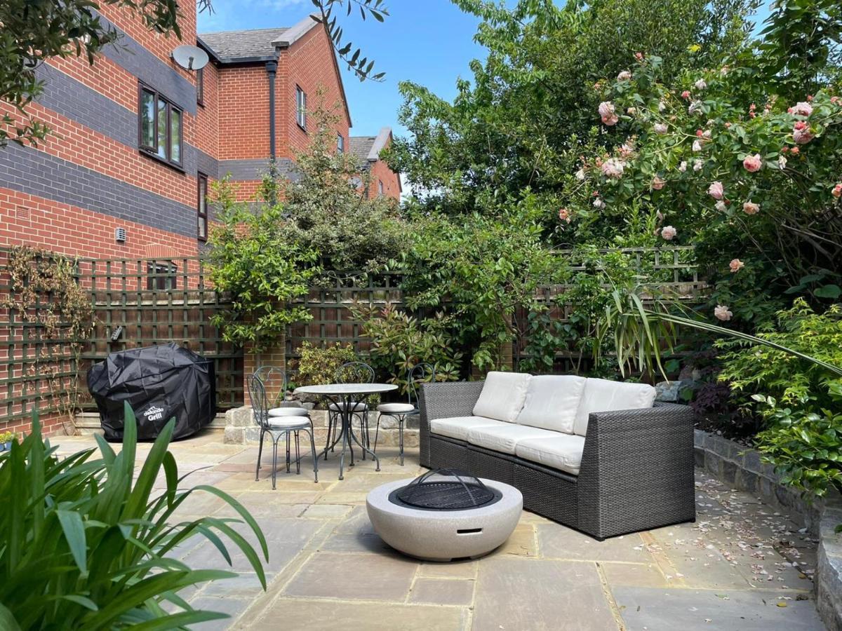 Stylish 1-Bed Studio London Exterior photo